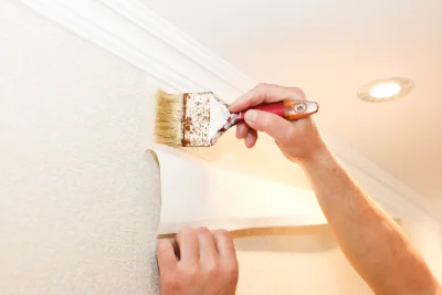 Pose de papier peint à Camembert — revêtements muraux et toiles de verre
